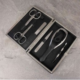 Маникюрный набор Dovo Золинген в кожаном футляре