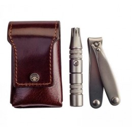 Набор Dovo 9470056 (кусачки и клипетта для удаления волос в носу и ушах) в кожаном чехле Набор Dovo 9470056 (кусачки и клипетта для удаления волос в носу и ушах) в кожаном чехле